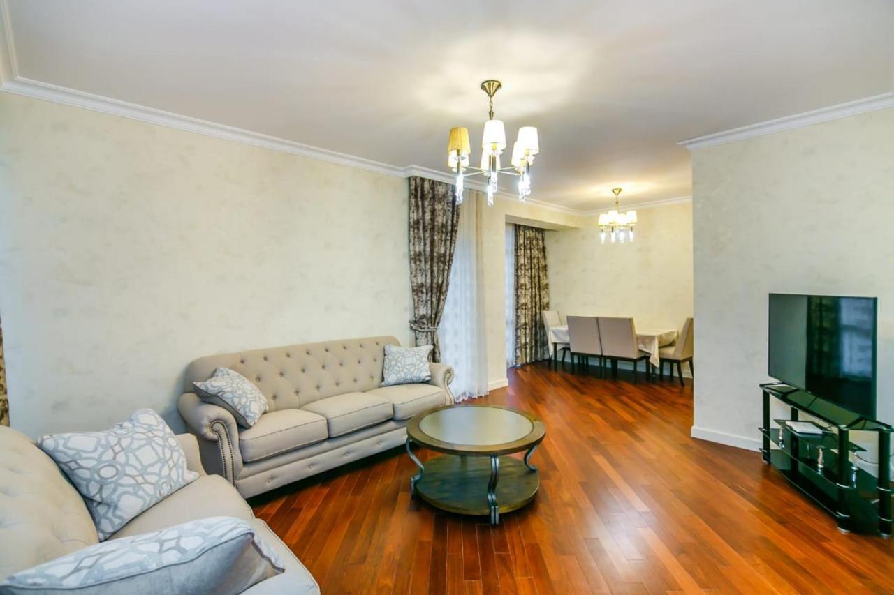 Lux Family Apartment In City Center Bakü Dış mekan fotoğraf